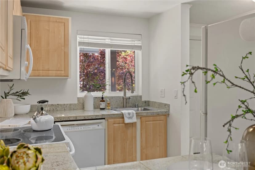 Property photo for 11110 Ne 125th Lane #h229, Kirkland photo 10