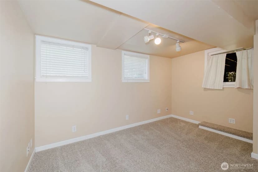Property photo for 918 Taylor Street E, Port Orchard photo 31