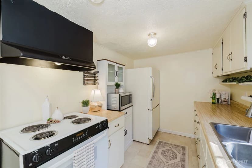 Property photo for 918 Taylor Street E, Port Orchard photo 12