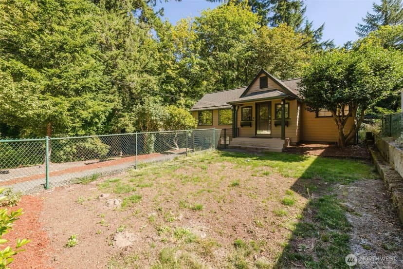 Property photo for 918 Taylor Street E, Port Orchard photo 3