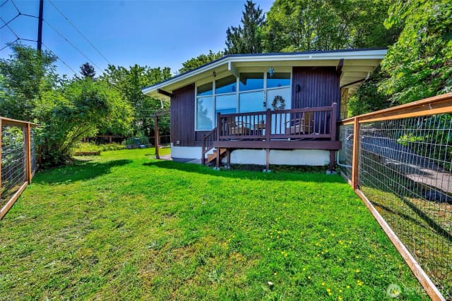 Property photo for 5700 212th Street Sw, Mountlake Terrace photo 3
