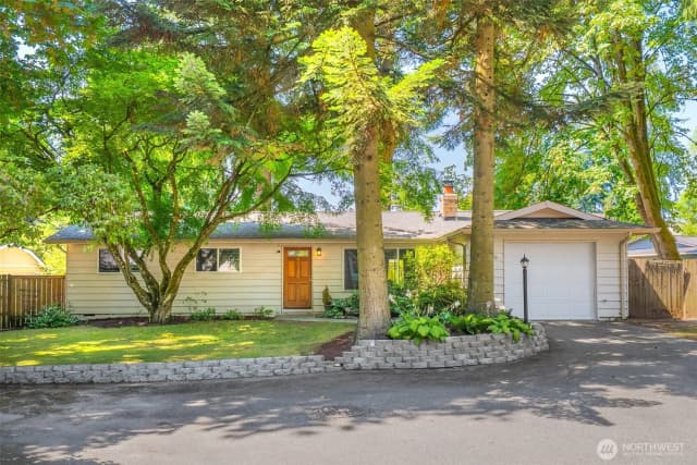 Property photo for 8300 Ne 146th Street, Kenmore photo 2
