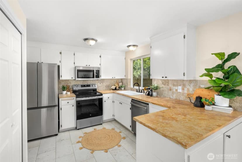 Property photo for 8300 Ne 146th Street, Kenmore photo 8