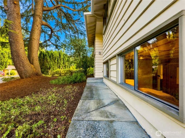 Property photo for 12231 95th Place Ne, Kirkland photo 5