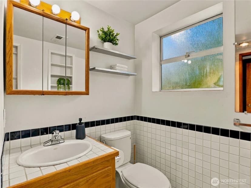 Property photo for 12231 95th Place Ne, Kirkland photo 27