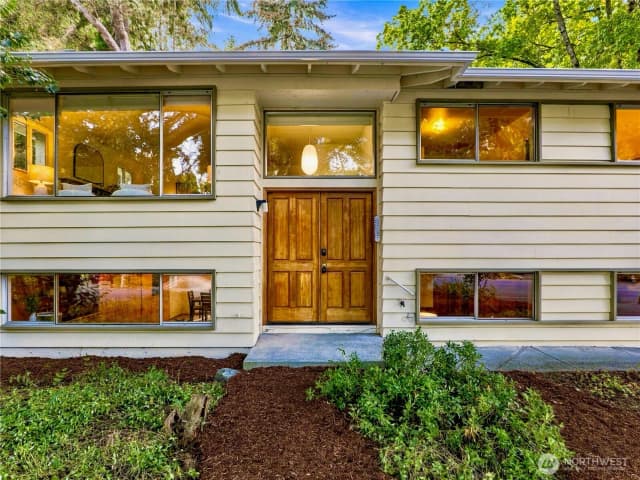 Property photo for 12231 95th Place Ne, Kirkland photo 4