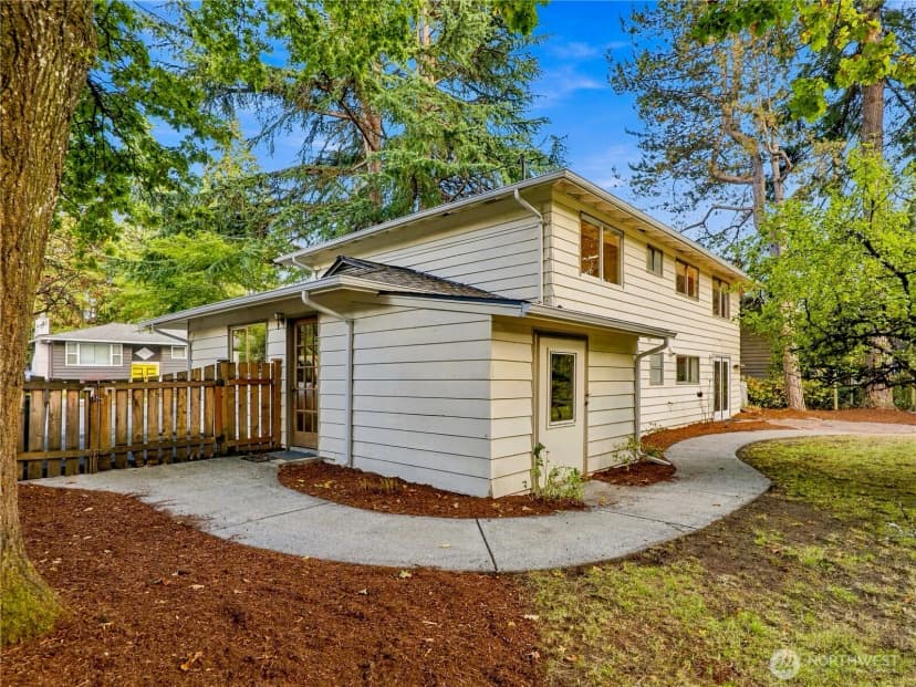 Property photo for 12231 95th Place Ne, Kirkland photo 34