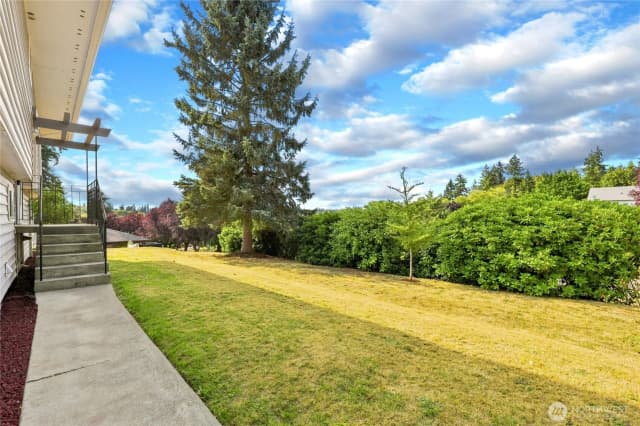 Property photo for 1875 Ne Bentley Drive, Bremerton photo 3