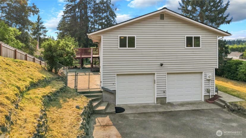 Property photo for 1875 Ne Bentley Drive, Bremerton photo 32