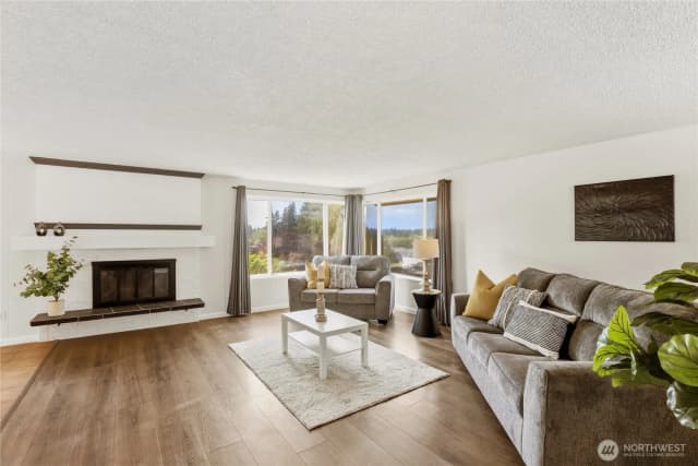 Property photo for 1875 Ne Bentley Drive, Bremerton photo 4