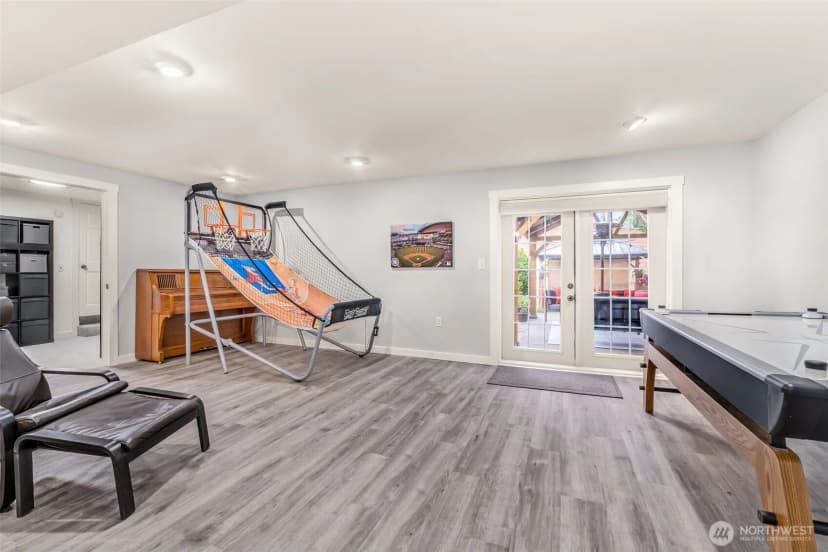 Property photo for 11907 Ne 133rd Place, Kirkland photo 31