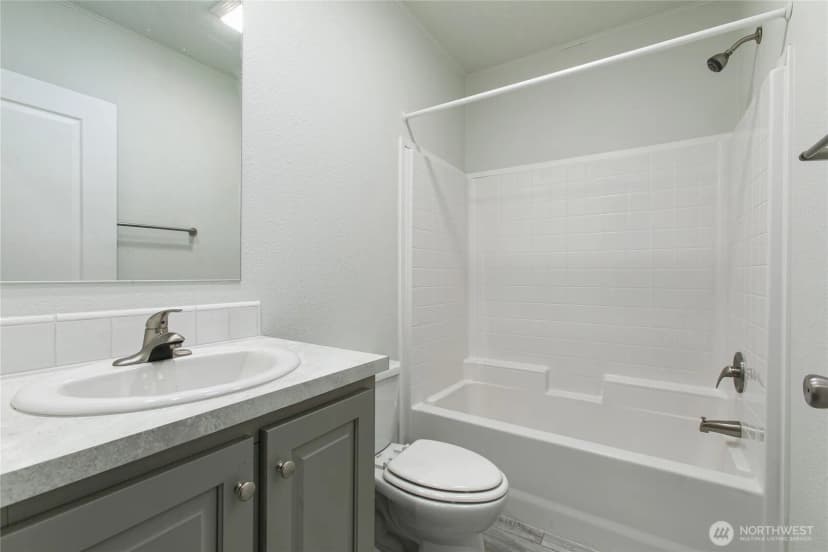 Property photo for 2400 Donovan Avenue #4, Bellingham photo 11