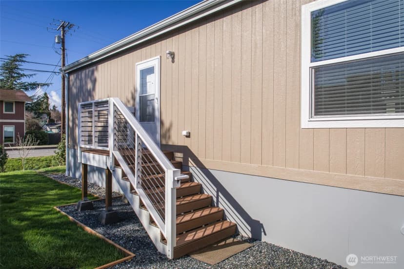 Property photo for 2400 Donovan Avenue #4, Bellingham photo 14