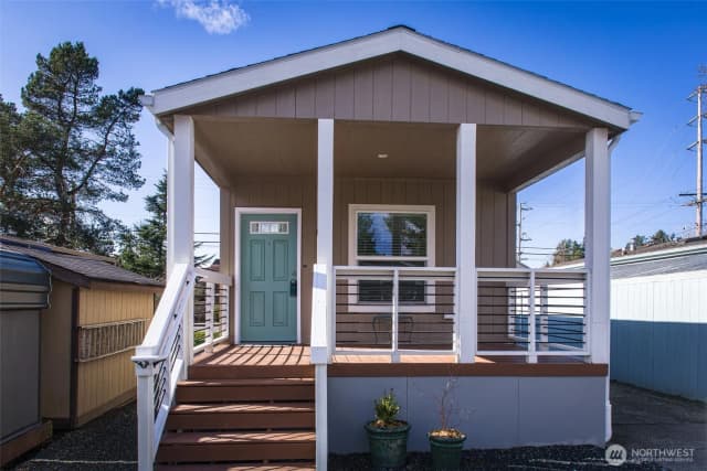 Property photo for 2400 Donovan Avenue #4, Bellingham photo 3