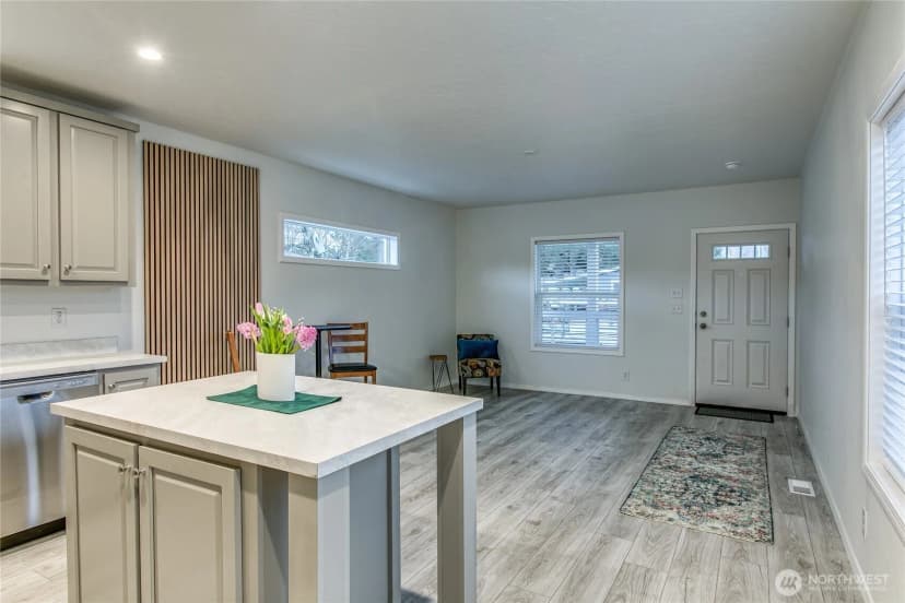 Property photo for 2400 Donovan Avenue #4, Bellingham photo 6