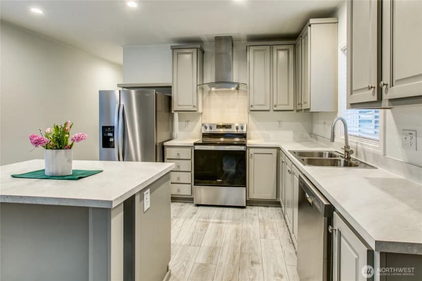 Property photo for 2400 Donovan Avenue #4, Bellingham photo 8