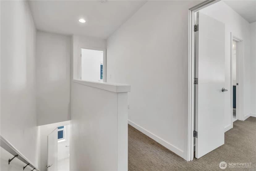 Property photo for 4206 S Greenbelt Station Drive, Seattle photo 19