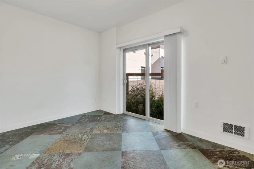 Property photo for 4206 S Greenbelt Station Drive, Seattle photo 3