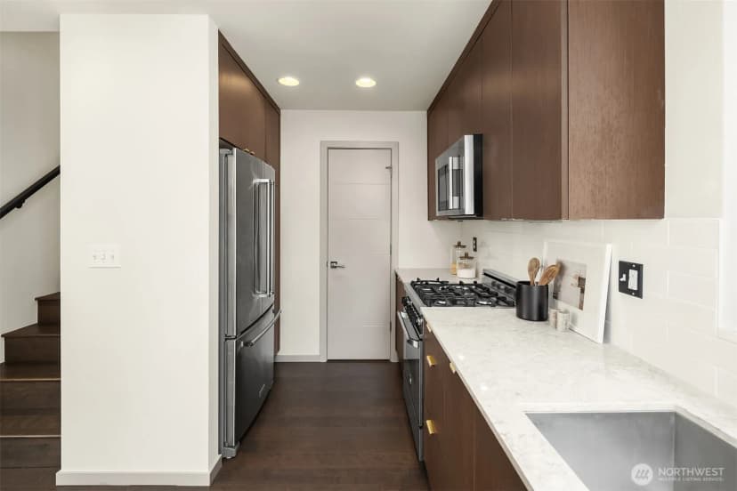 Property photo for 2531 13th Avenue S #b, Seattle photo 11
