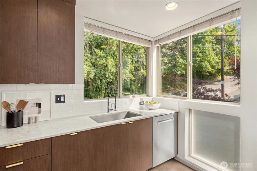 Property photo for 2531 13th Avenue S #b, Seattle photo 12