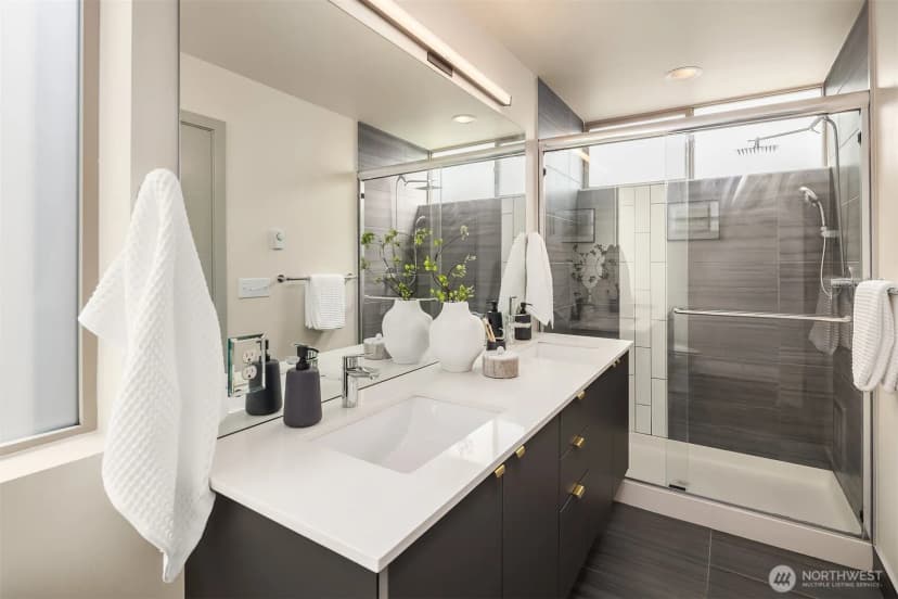 Property photo for 2531 13th Avenue S #b, Seattle photo 16