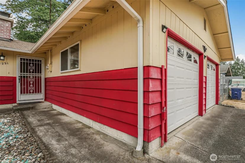 Property photo for 17221 13th Avenue Ct E, Spanaway photo 3