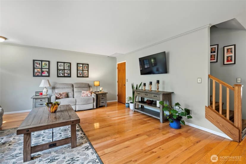 Property photo for 1111 Grover St. #1b, Lynden photo 6