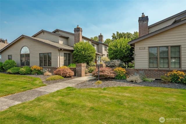 Property photo for 1111 Grover St. #1b, Lynden photo 2