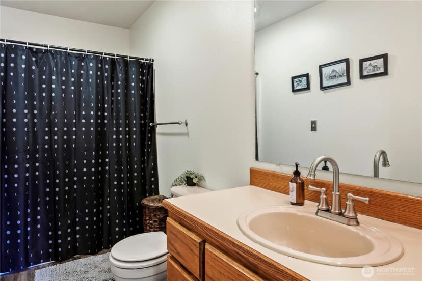 Property photo for 1111 Grover St. #1b, Lynden photo 23