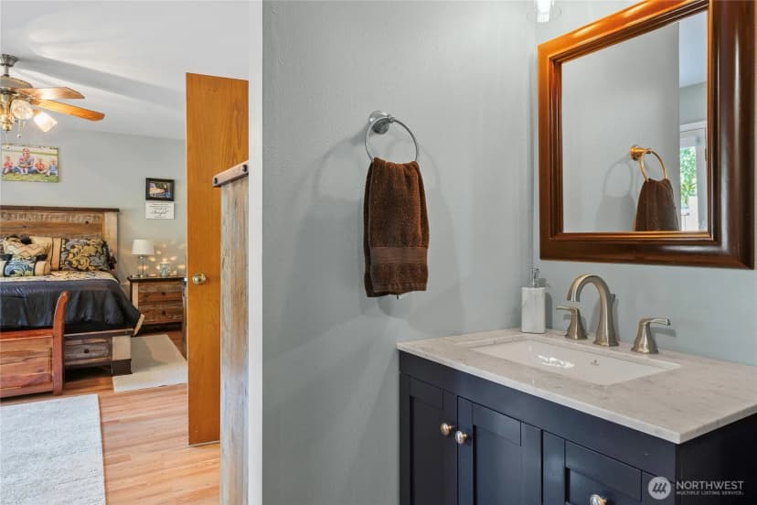Property photo for 1111 Grover St. #1b, Lynden photo 20