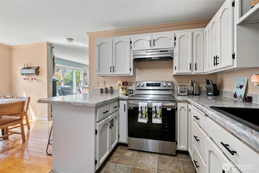 Property photo for 1111 Grover St. #1b, Lynden photo 9