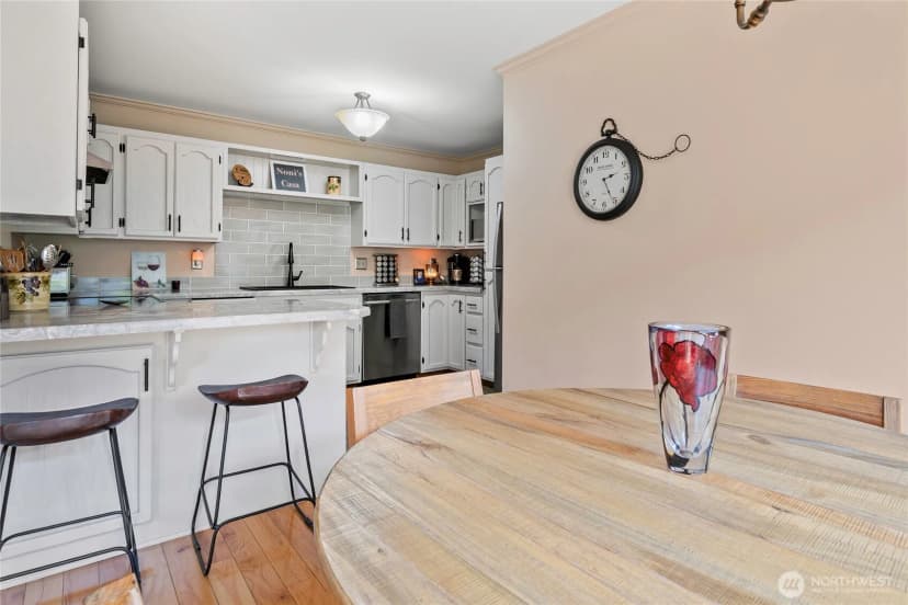 Property photo for 1111 Grover St. #1b, Lynden photo 12