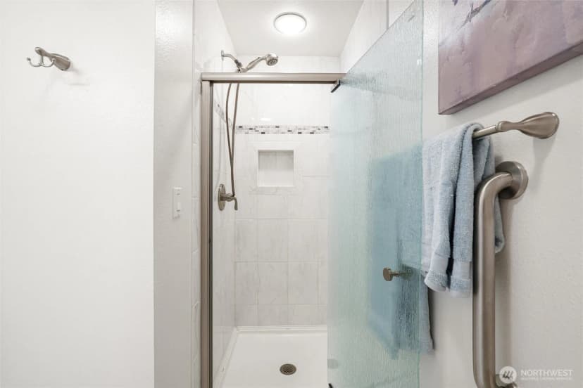 Property photo for 17005 159th Place Se, Renton photo 25