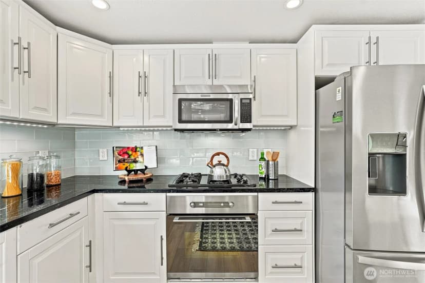 Property photo for 17005 159th Place Se, Renton photo 13