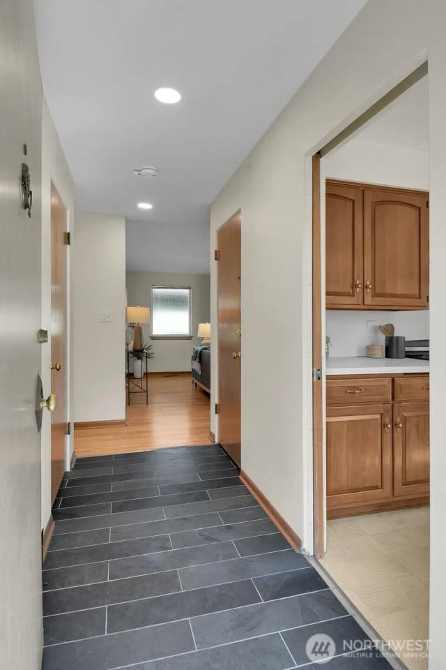 Property photo for 1714 Ne Brockman Place, Seattle photo 3