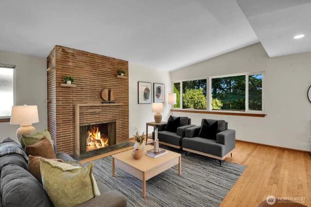 Property photo for 1714 Ne Brockman Place, Seattle photo 5