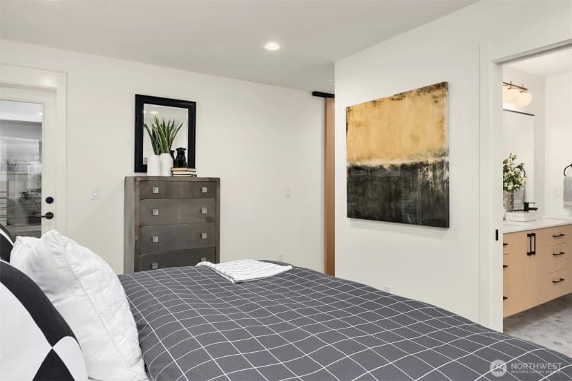 Property photo for 1455 22nd Avenue #a, Seattle photo 9