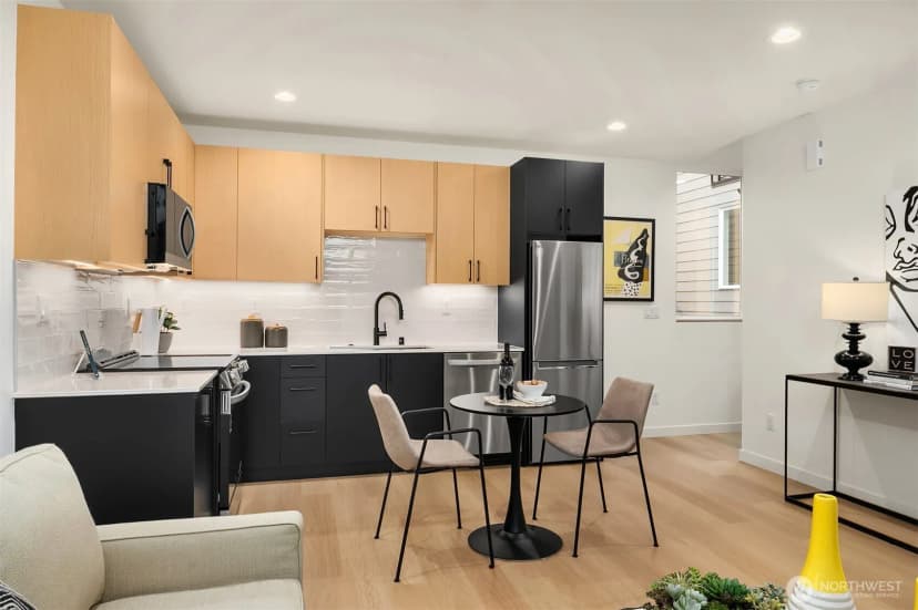 Property photo for 1455 22nd Avenue #a, Seattle photo 7