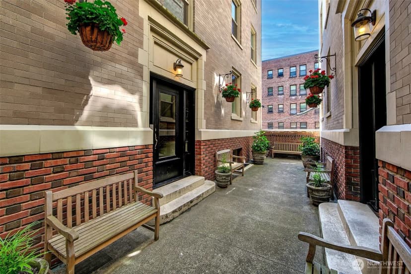 Property photo for 125 Warren Avenue N #j, Seattle photo 7