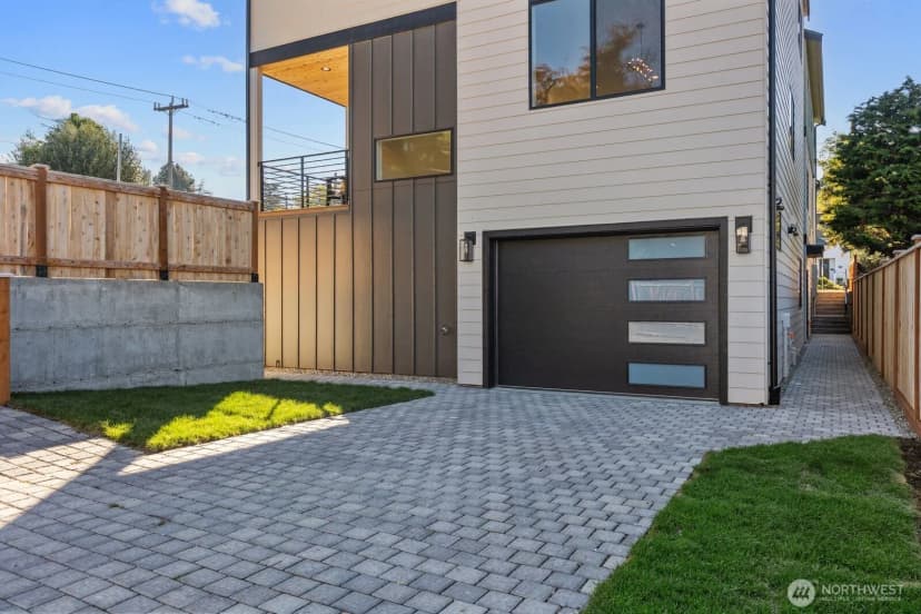 Property photo for 3312 W Dravus Street, Seattle photo 33