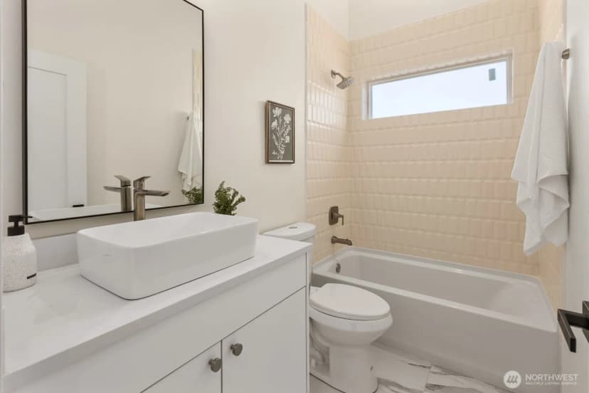 Property photo for 3312 W Dravus Street, Seattle photo 31