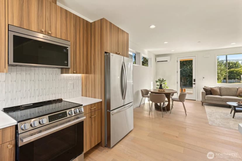 Property photo for 3314 W Dravus Street, Seattle photo 13