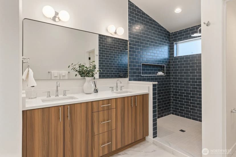 Property photo for 3314 W Dravus Street, Seattle photo 17