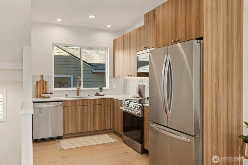 Property photo for 3314 W Dravus Street, Seattle photo 12