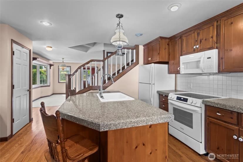 Property photo for 5106 112th Avenue Ct E, Edgewood photo 9