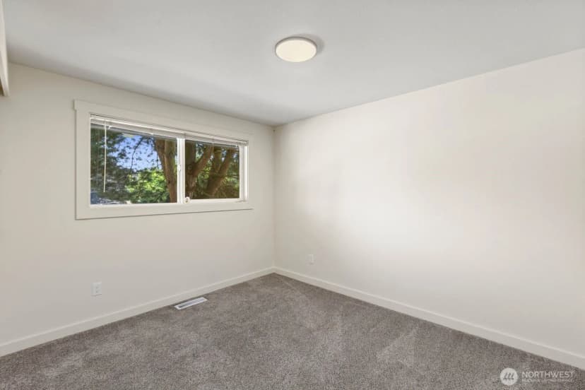 Property photo for 30420 2nd Avenue S, Federal Way photo 20