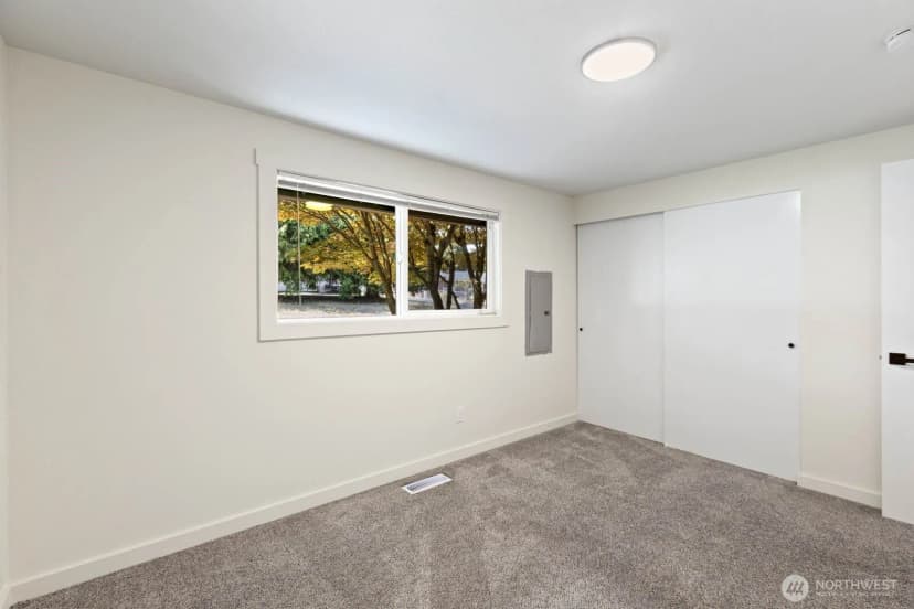 Property photo for 30420 2nd Avenue S, Federal Way photo 19