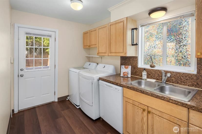 Property photo for 332 Ne 50th Street, Seattle photo 8