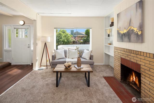 Property photo for 332 Ne 50th Street, Seattle photo 3