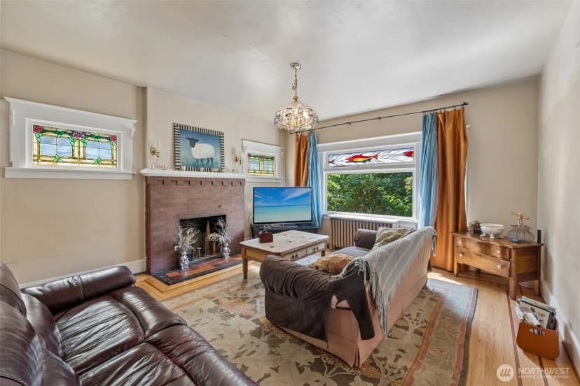 Property photo for 130 29th Avenue, Seattle photo 3